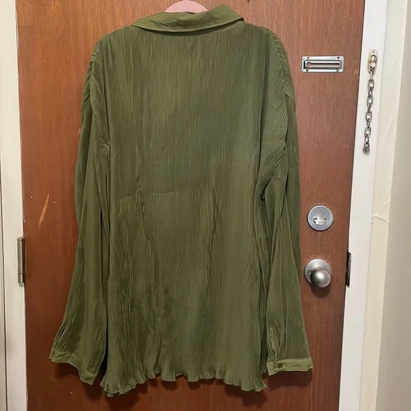 PrettyLittleThing Olive Ribbed Button-Front Shirt - Picture 10 of 11